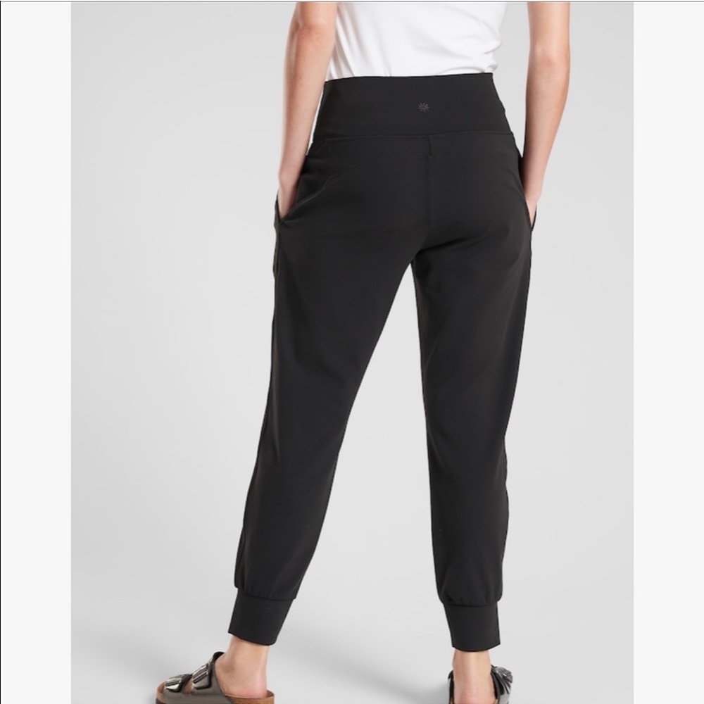 Athleta Salutation Jogger in Powervita - Picture 2 of 15